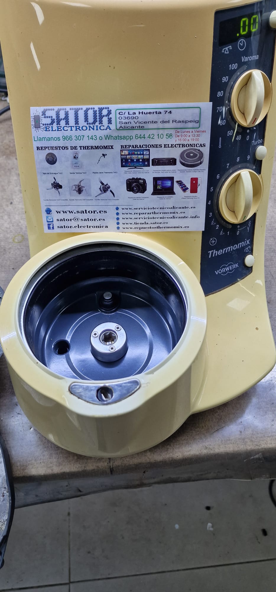 Thermomix TM21 Chasis dañado restaurado en Sator Electronica